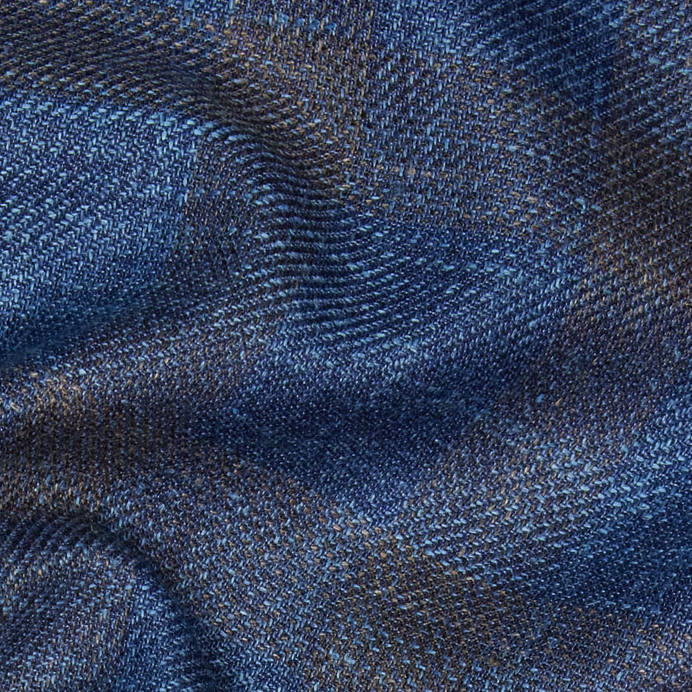 Java OP 2222 is a high wool composition fabric from Officine Paladino.