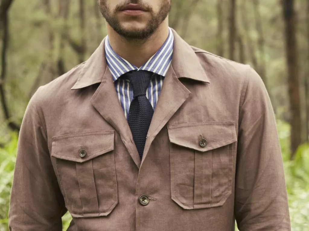 Linen or cotton fabrics are ideal for hot or humid weather.