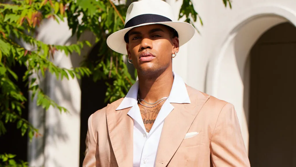 OP2556 Peach is a Super 130s herringbone pattern fabric similar to Peach Fuzz, Pantone’s Colour of the Year. Panama hat by Hat of Cain.